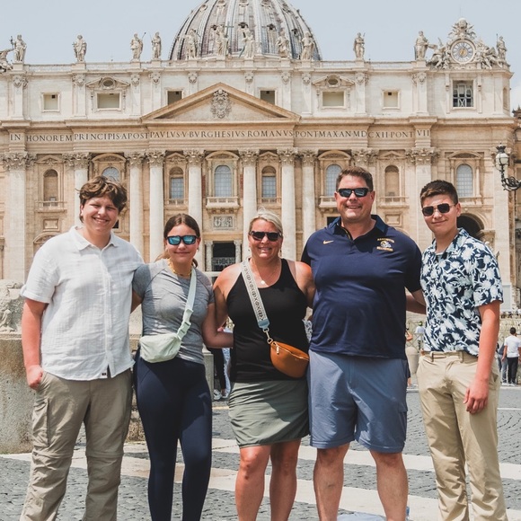 Meet your Posher, Adrienne - Picture 6 of 6